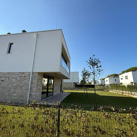 Belvilla Villa Plazhi San Pietro